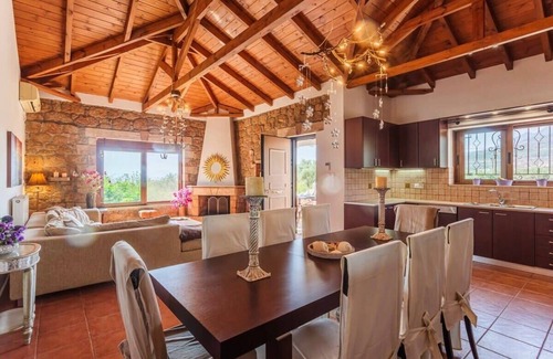 Riglia Casa | Mani's Aura Seaside-Paradise Villa up to 8ppl