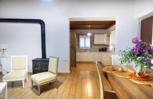 Omales Casa | Mani Sea & Stone House