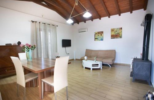 Omales Casa | Mani Sea & Stone House