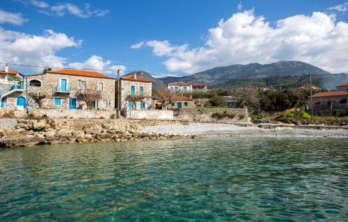 Riglia Casa | Mani Stone Towers