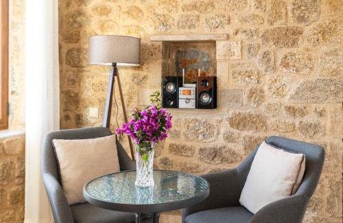 Riglia Casa | Mani Stone Villa Majlinda - Tranquil Getaway Gem