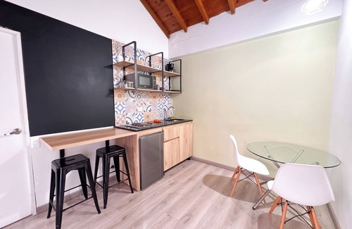 El Poblado Apartamento | Manila by Roots Rentals