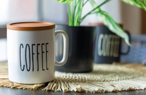 Ermita Condominio | Manila Chic London Street, coffee bar Oceanview