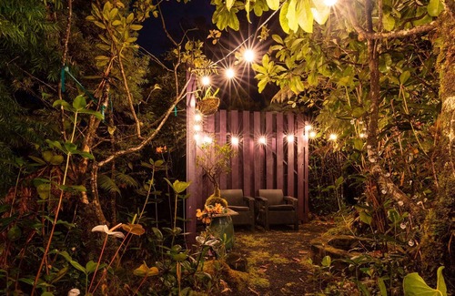 Royal Hawaiian Estates Cabina | Manini Hale: 5 Min to Volcano, Cozy A-Frame Cabin W/HOT TUB and INFRARED SAUNA
