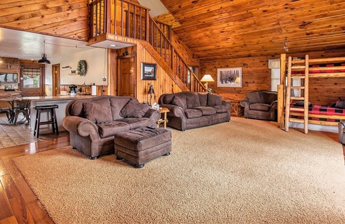 Manistee Cabina | Manistee River Log Cabin at Highpoint Bayou