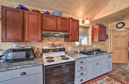 Steuben Cabina | Manistique Cabin w/ Grill - Near Thunder Lake