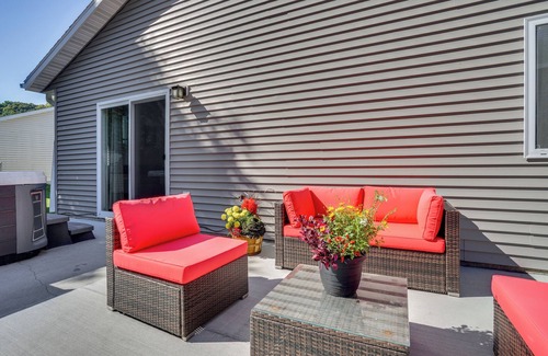 Mankato Cabaña | Mankato Getaway w/ Game Room & Salt Water Hot Tub!