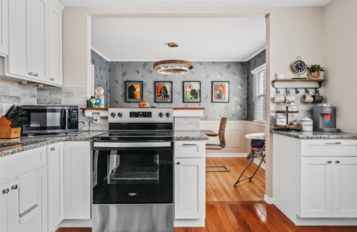 Manlius Casa | Manlius Getaway: Yard, Sleeps 8