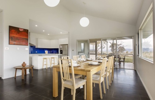 Jindabyne Casa | Manna Tree Farm - casa moderna con majestuosas vistas en un paisaje impresionante