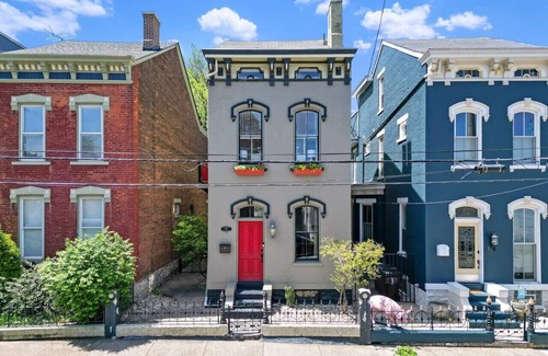 Covington Casa | MannequinOnMain | Covington