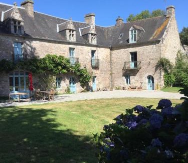 Saint-Nicolas-du-Pelem Cama Y Desayuno | manoir de botcol