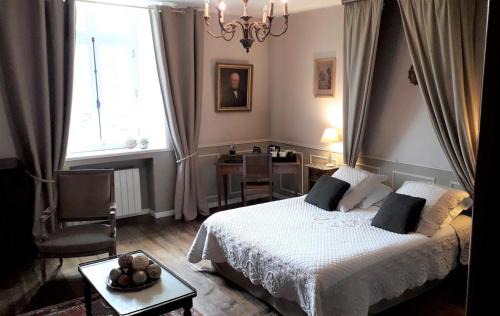 Le Rosais-La Flourie Cama Y Desayuno | Manoir de la Baronnie