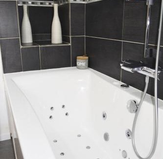 Saint-Avertin Casa | Manoir Drissia - Tours Centre, France