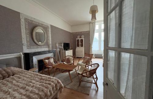 Sainte-Gemme-la-Plaine Casa | Manoir le Mingreaud Chambres d'hôtes