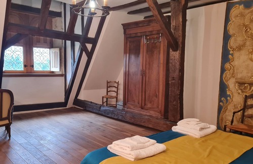 Roeze-sur-Sarthe Casa | Manor 16th: 2 habitaciones grandes con baño para compartir - para 4 personas