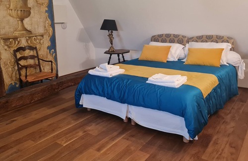 Roeze-sur-Sarthe Casa | Manor 16th: 2 habitaciones grandes con baño para compartir - para 4 personas