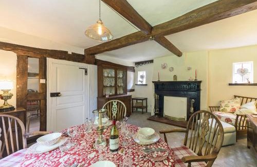Eckington Casa | Manor Cottage