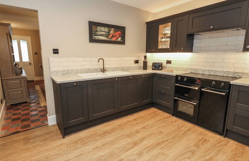 Bere Regis Casa | MANOR FARM HOUSE, pet friendly, country holiday cottage in Bere Regis
