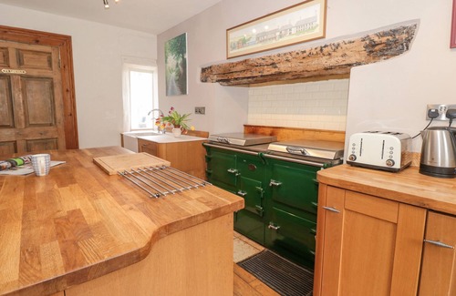 Dartmouth Cabaña | Manor Farmhouse