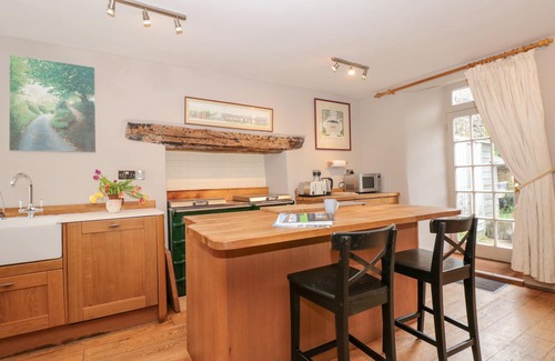 Dartmouth Cabaña | Manor Farmhouse