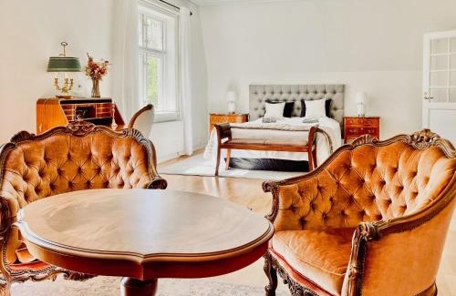 Grillby Casa | Manor House By Lake Mälaren Near Stockholm