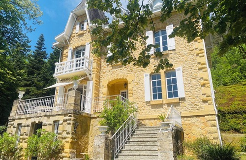 Saint-Leon-sur-Vezere Casa | Manor house in the Périgord noir for 12 people with swimming pool