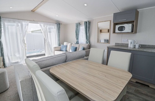 Maryport Cabaña | MANOR HOUSE PLATINUM 3 BEDROOM (16E), family friendly in Aspatria