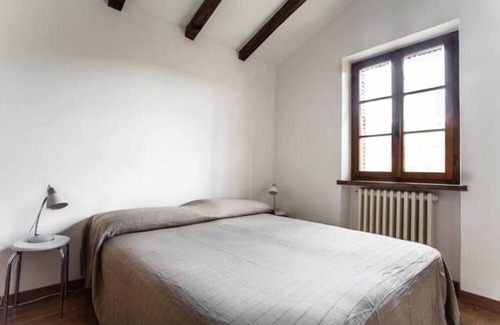Sambucetole Casa | Casa solariega con piscina privada rodeada de zonas verdes