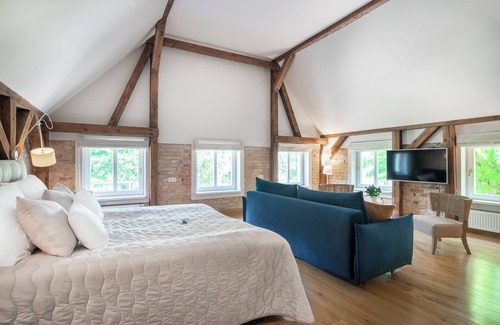 Nowe Warpno Cama Y Desayuno | Manowce Palace - Quadruple Room with Lake View (Room 3)