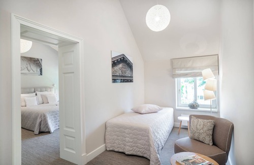 Nowe Warpno Cama Y Desayuno | Manowce Palace - Triple Room with Lake View (Room 4)