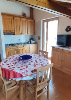 Dimaro Apartamento | Mansarda a Carciato, trilocale in montagna