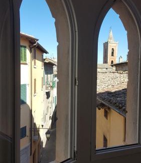 Sarteano Apartamento | Mansarda con solarium panoramico su centro storico di Sarteano vicino alle famose terme della Val d'Orcia