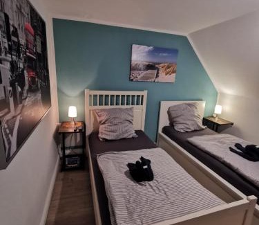 Heppens Apartamento | Mansarde Ferienwohnung - Modern - Zentral - PayTV