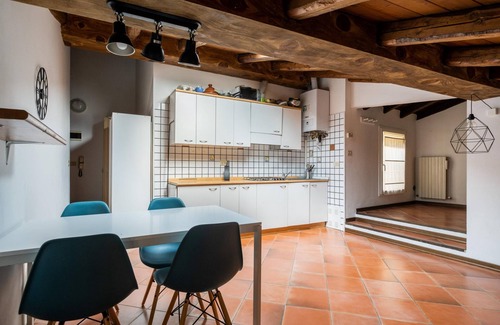 Historic Center Apartamento | Mansardina Nosadella 9 by Wonderful Italy