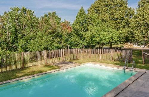 Saint-Georges-de-Montclard Casa | Mansion in Aquitaine with Private Pool