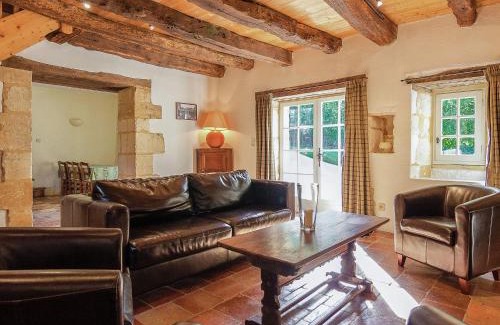 Saint-Georges-de-Montclard Casa | Mansion in Aquitaine with Private Pool