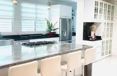 Pueblo Viejo Casa | Mansion Laura - a master room for everyone.