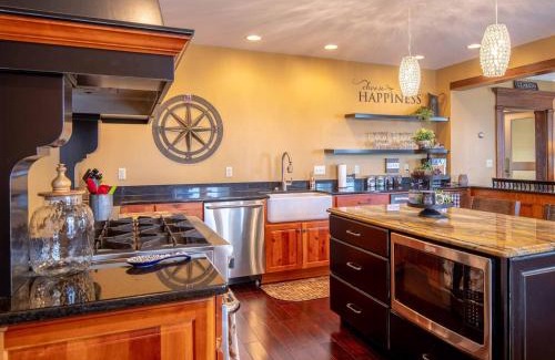 Clarion Casa | Mansion Pet-friendly Downtown
