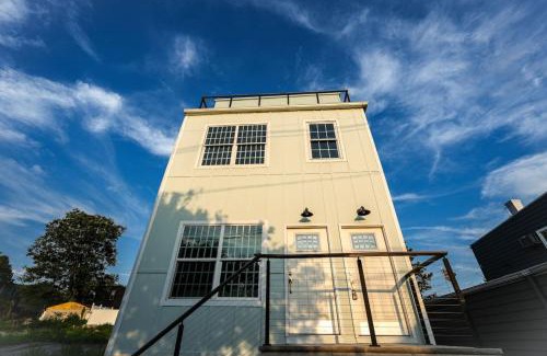 West New York Casa | Mansion Retreat 15 min to NYC w Balcony views