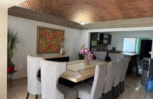 Riberas del Pilar Casa | Mansion with Lake View, Garden and Pool