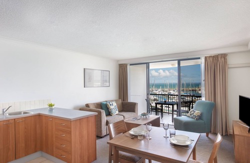 Urangan Hotel | Mantra Hervey Bay