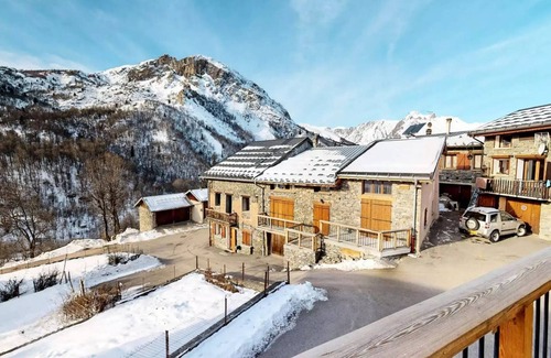 Saint-Marcel Chalet De Esquí | Manu's Chalet - Renovated individual chalet with sauna in the 3 Valleys