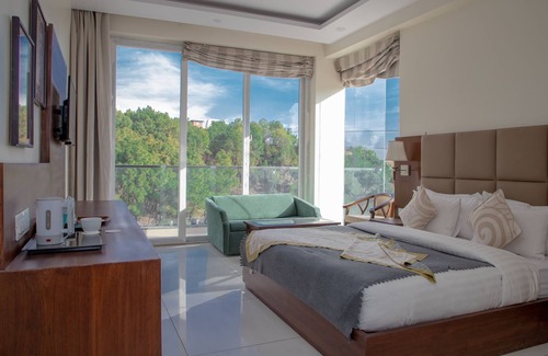 Sidhpur Hotel | Manuni Inn - Riverside Hotel