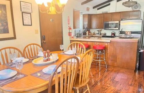 Fish Camp Casa | ManVee at Yosemite