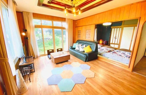 Shiraoi Casa | Manyi's Onsen House 天然温泉マンイの湯
