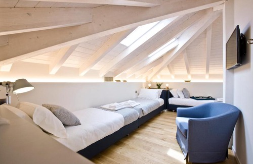 Esine Cama Y Desayuno | Manzoni 124 Bed&Relax