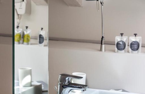 Esine Cama Y Desayuno | Manzoni 124 Bed&Relax