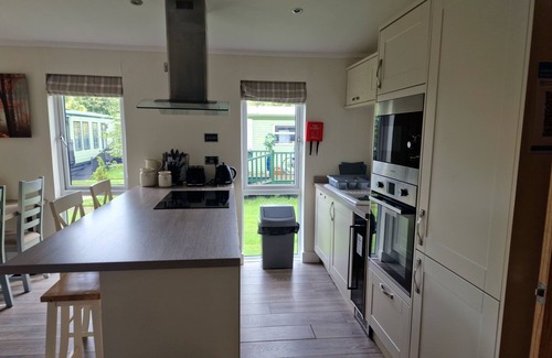 Llanfair Caereinion Cabina | Maple 2 Bedroom Luxury Lodge in Mid Wales