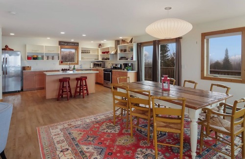Frankfort Casa | Lake Bluff Preserve Maple Cottage con vistas al lago Michigan para 10 personas