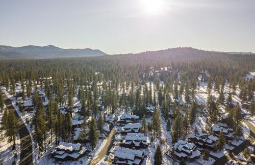 Truckee Casa | Maple by AvantStay Modern Mountain Home w Cozy Fire Pit 15 Mins frm Northstar